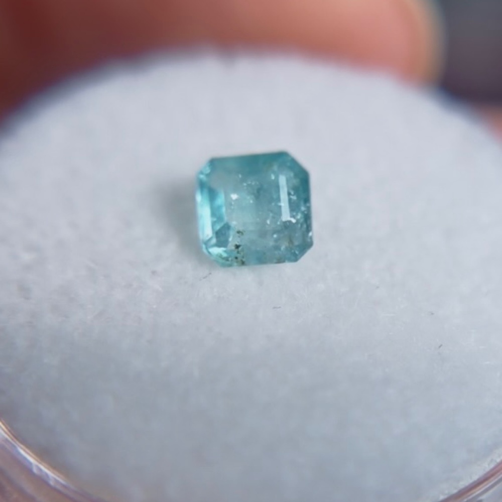 💎 0.575 CT Paraiba Tourmaline VIVID NEON BLUE Investment Gem - Picture 1 of 2